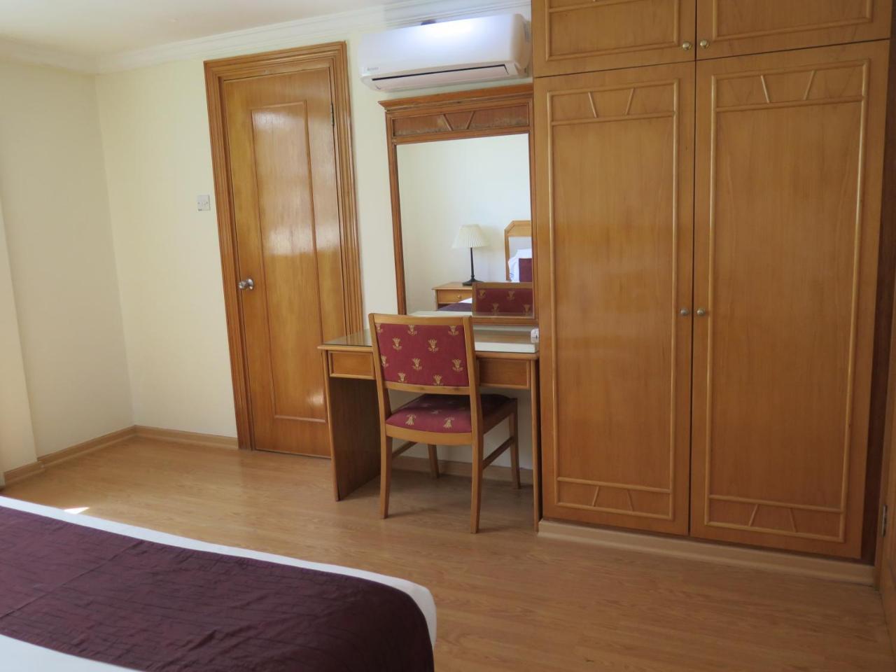 Sea View Resort Hotel & Apartments Kuala Belait Bagian luar foto